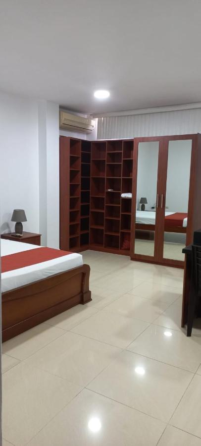 Departamentos Marcecilia De 2 Y 3 Habitaciones En El Centro De Manta Exterior foto