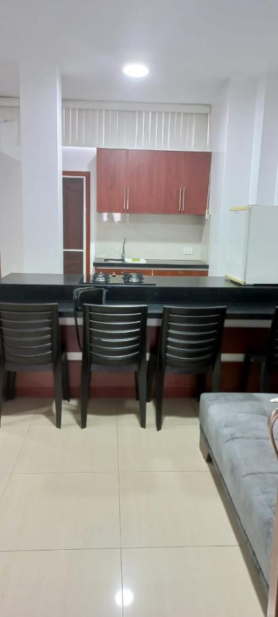 Departamentos Marcecilia De 2 Y 3 Habitaciones En El Centro De Manta Exterior foto
