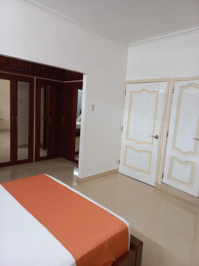 Departamentos Marcecilia De 2 Y 3 Habitaciones En El Centro De Manta Exterior foto
